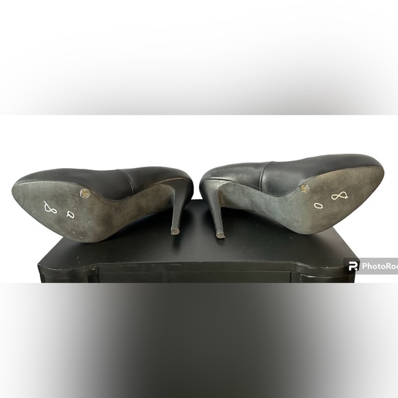 EUC BCBGeneration Black Heels Size 8.5 - Picture 9 of 9